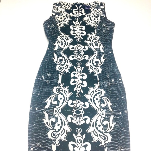 Body Slimming Black & White Shift Dress - Picture 4 of 11